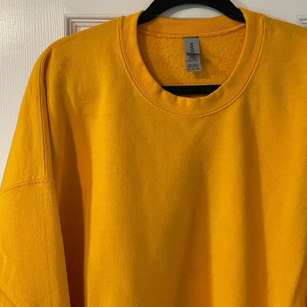 Gildan sweatshirt - Picture 2 of 2
